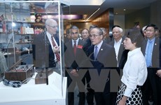 Nguyen Sinh Hung visite des musées américains
