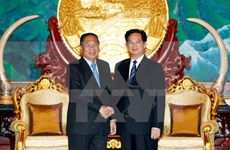 Le PM Nguyen Tan Dung reçu par des dirigeants laotiens