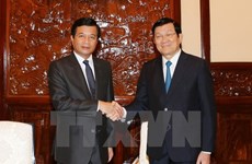 Le président Truong Tân Sang reçoit l’ambassadeur du Laos