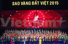 Remise du prix "Etoile d'or du Vietnam"