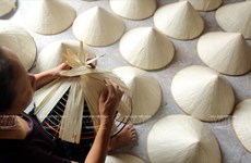 Chapeau conique de Phu Châu