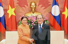 Nguyen Sinh Hung reçoit ses homologues laotien et cambodgien
