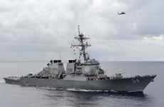 Un navire de guerre américain croise dans les eaux de Hoàng Sa