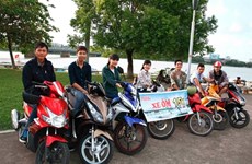 Des mototaxis-étudiants à 15.000 dôngs la course à Huê 