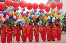 De nombreuses activités pour célébrer la journée de la poésie du Vietnam 2016