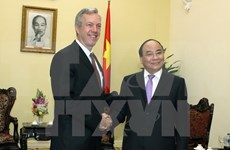 Le vice-PM Nguyen Xuan Phuc reçoit des ambassadeurs