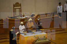 Le nouveau président du Myanmar prête serment