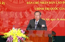 Bounnhang Vorachit se rend à l'Académie nationale de politique Ho Chi Minh