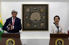 Le secrétaire d'Etat américain effectue une courte visite au Myanmar