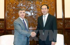 Le président Tran Dai Quang reçoit les ambassadeurs argentin et birman