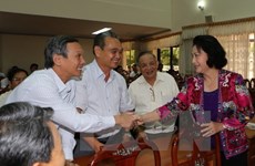 La présidente de l’Assemblée nationale rencontre des électeurs à Can Tho