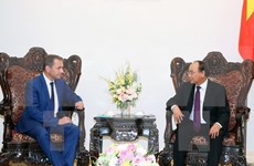 Le PM Nguyen Xuan Phuc reçoit l'ambassadeur de France au Vietnam