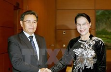 La présidente de l’AN reçoit le président du CC du Front d'édification nationale du Laos 