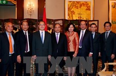 Le PM Nguyen Xuan Phuc rencontre des entrepreneurs hongkongais 