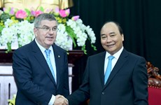 Le Premier ministre Nguyên Xuân Phuc reçoit les présidents du CIO et du COA