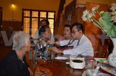 Consultations médicales gratuites pour des Viet kieu et Cambodgiens démunis