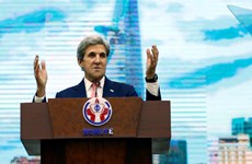 John Kerry rencontre des étudiants de Ho Chi Minh-Ville