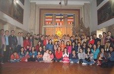 Têt traditionnel : les Vietnamiens prient pour une année heureuse