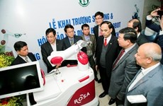 L'hôpital Bach Mai utilise des robots en chirurgie articulaire et neurologique