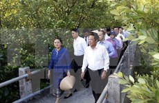 La présidente de l'AN laotienne Pany Yathotou termine sa visite au Vietnam 