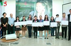 Le Concours mondial d’éloquence en anglais EF Challenge 2017 au Vietnam