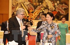 Le président du Conseil des États de la Confédération suisse termine sa visite au Vietnam