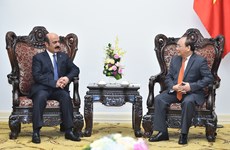 Nguyen Xuan Phuc reçoit l’ambassadeur du Qatar