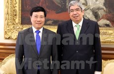 Le président de l’Assemblée de la République du Portugal reçoit le vice-PM Pham Binh Minh 