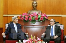 Nguyen Thien Nhan rencontre l'ancien secrétaire d'Etat américain John Kerry