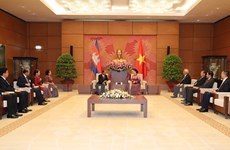 Le président de l'AN cambodgienne Heng Samrin en visite officielle d’amitié au Vietnam
