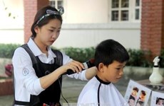 Des étudiants volontaires sud-coréens en visite à Nghê An
