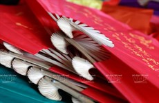 Les éventails en papier du village de Chàng Son
