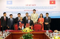 Le Vietnam et l'UNESCO établissent les centres de la physique et des mathématiques