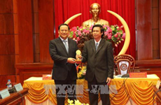 Le vice-PM laotien Sonexay Siphadone poursuit sa tournée dans le delta du Mékong