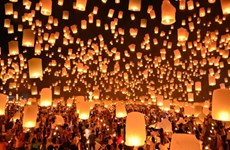 Le festival des lumières Diwali illumine Hanoï