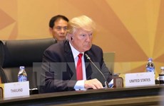 Le président américain Donald Trump entame sa visite d'État au Vietnam
