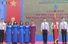 La présidente de l’AN au centenaire du collège Trung Vuong à Hanoï
