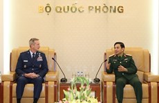 Le chef d'état-major général reçoit commandant des forces aériennes américaines du Pacifique