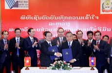 Renforcer la coopération entre l'Université nationale de HCM-V et l'Université nationale du Laos
