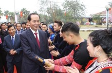 Le président lance une fête printanière au Village de la culture ethnique