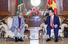 Entrevue entre les présidents du Vietnam et du Bangladesh