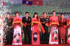 La Foire commerciale Vietnam-Laos ouvre ses portes à Vientiane