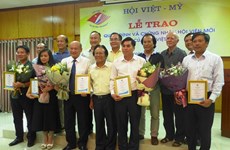 De nouveaux membres adhérent à l’Association Vietnam-États-Unis