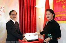 La présidente de l’AN Nguyên Thi Kim Ngân visite l’ambassade du Vietnam en Turquie