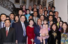 Le Premier ministre rencontre la communauté des Vietnamiens en Belgique