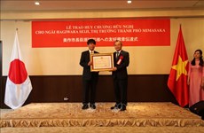 Le maire de Mimasaka s’est vu décerner la médaille de l’amitié du Vietnam