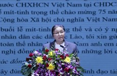 Le Laos tient un meeting solennel célébrant la 75e Fête nationale du Vietnam 