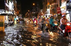 De nombreuses rues de Hanoï sous l’eau à cause de fortes pluies