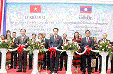 La foire commerciale Laos-Vietnam contribue à stimuler les opportunités de commerce 
