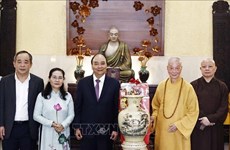 Le président Nguyen Xuan Phuc adresse ses voeux du Têt au vénérable Thich Tri Quang